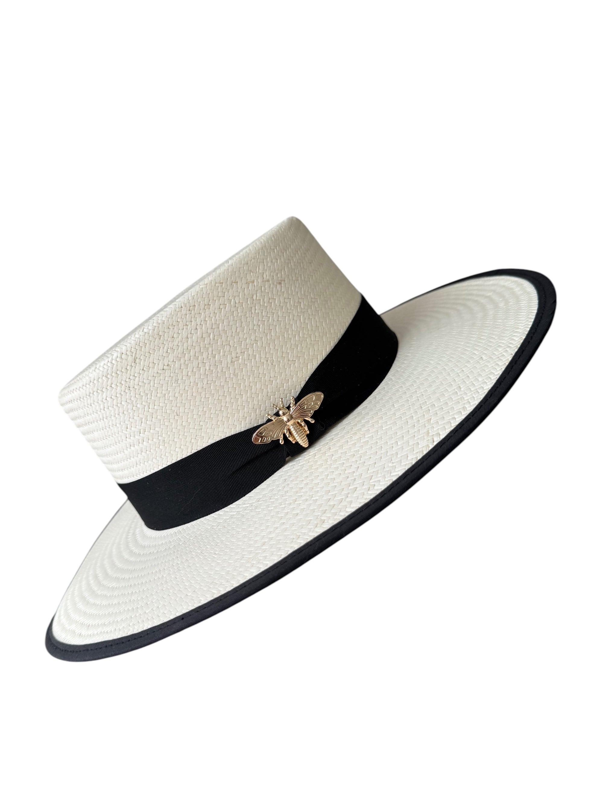 Cordobés borde negro broche