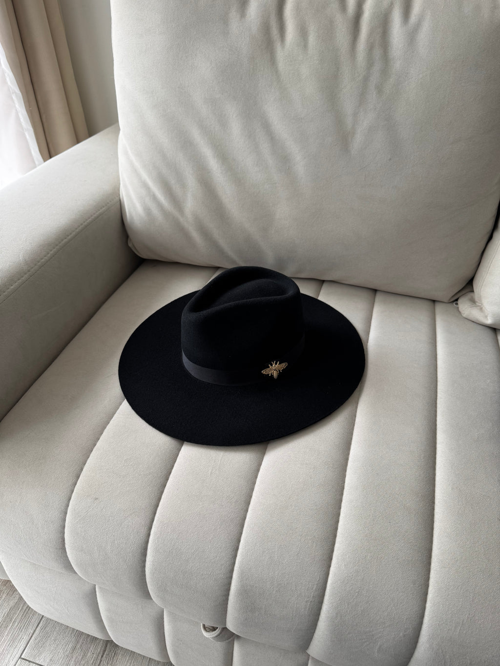 Fedora broche