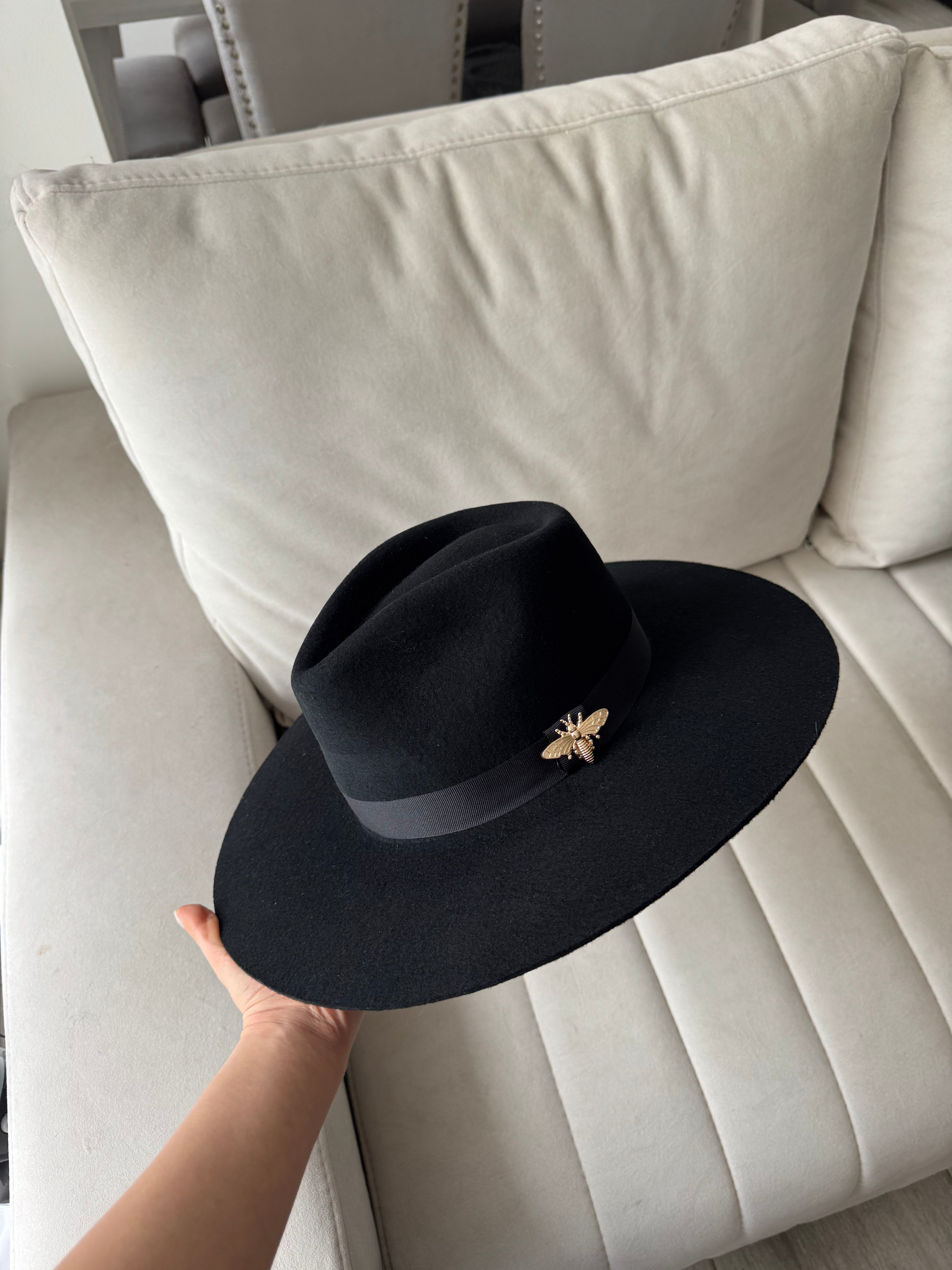 Fedora broche