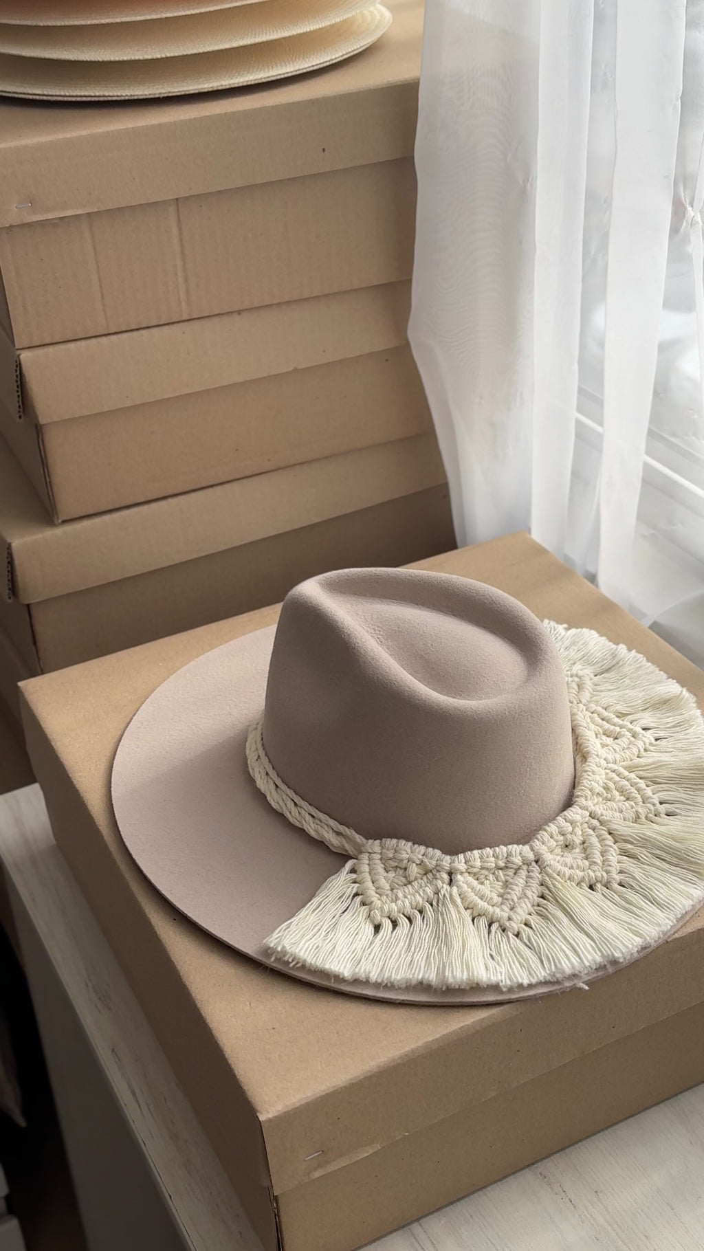 Fedora con macramé