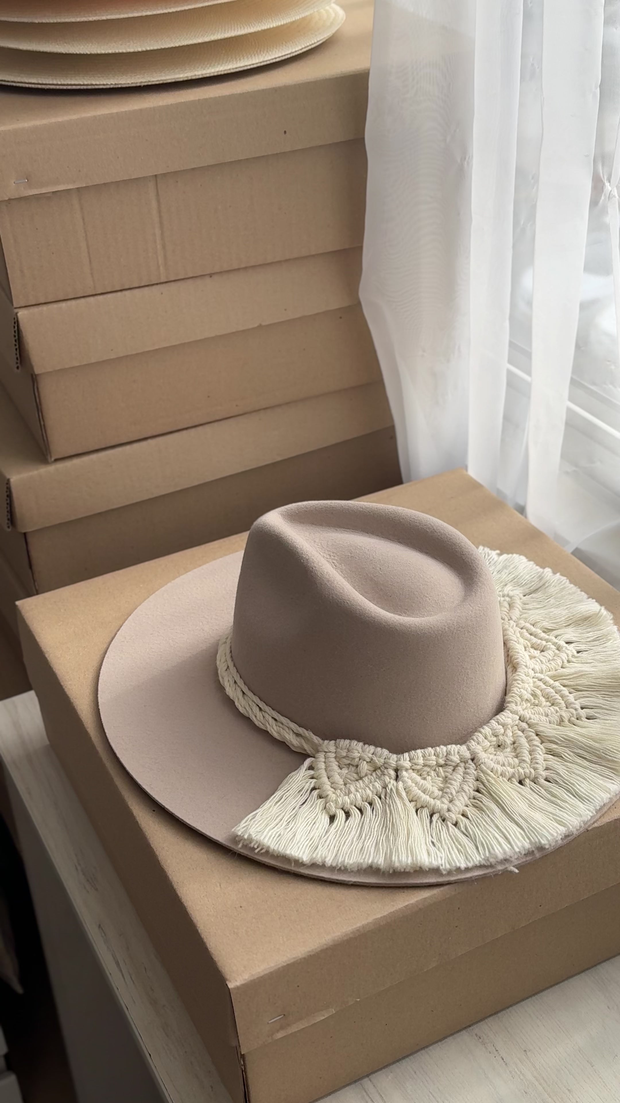 Fedora con macramé